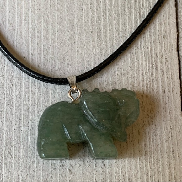 Lucky Trunk Up Aventurine Elephant Pendant Necklace Black Adjustable Cord Chain - Picture 2 of 11